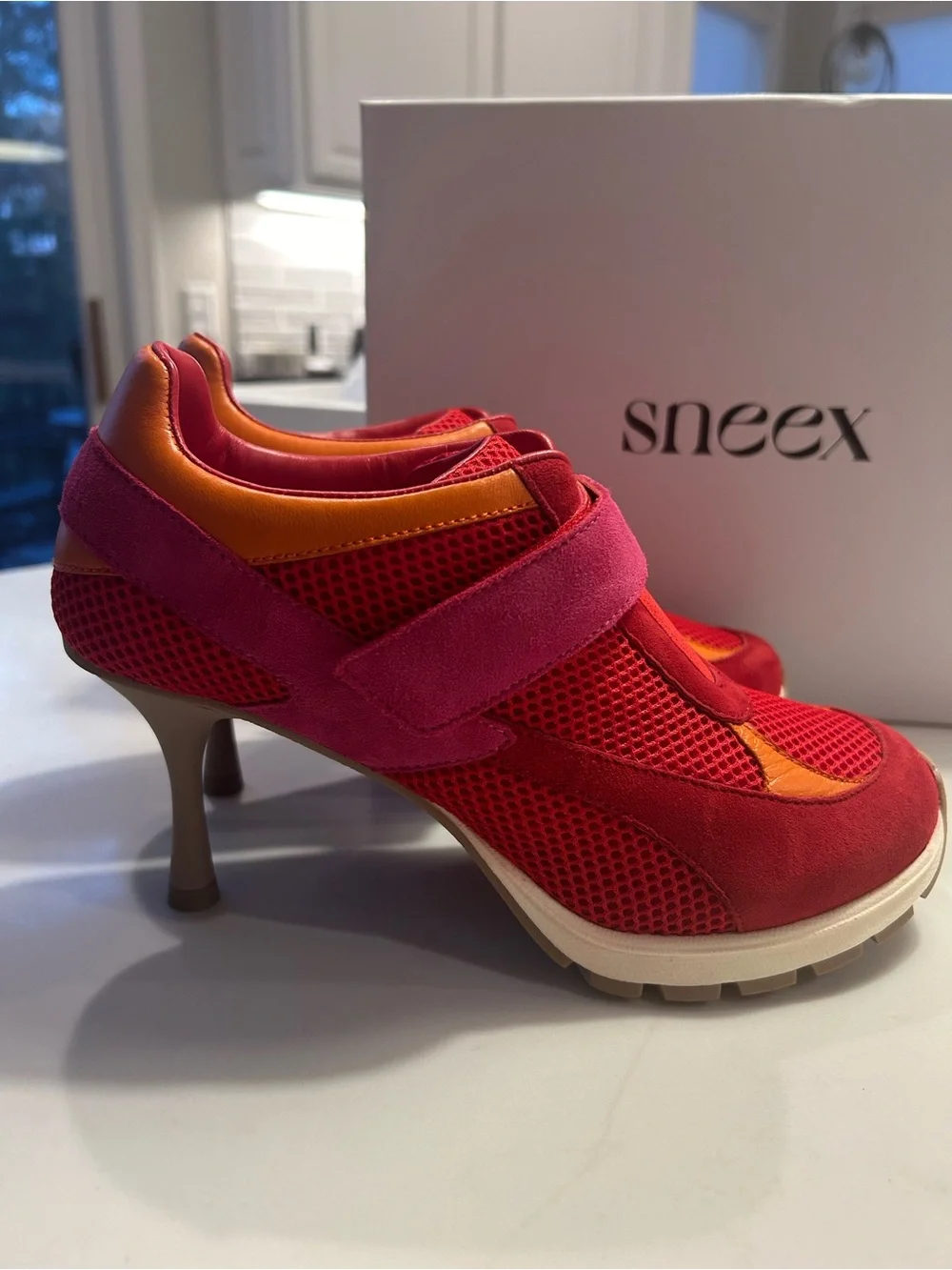 Sneex bold women’s
